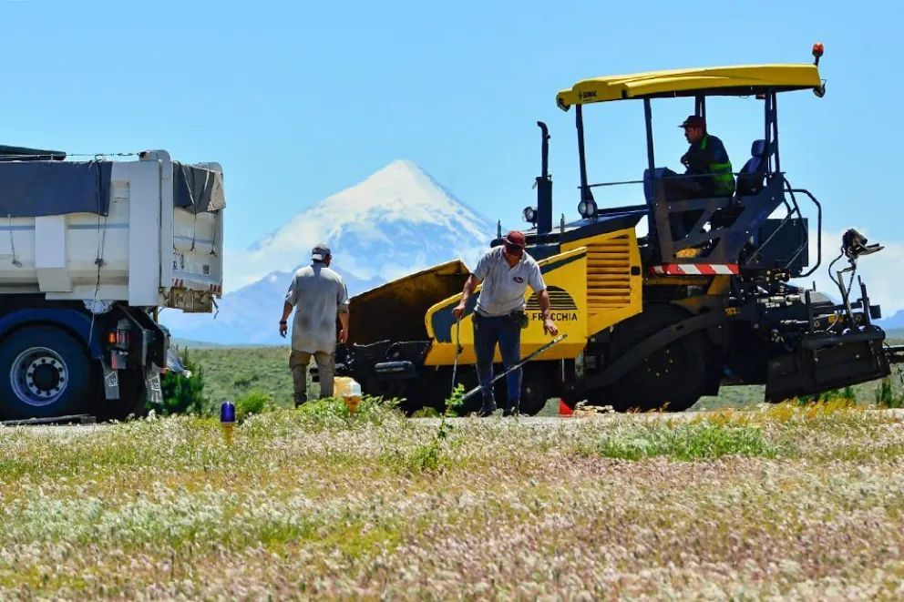 Mamuil Malal: Provincia invierte en obras para fortalecer el paso internacional con Chile