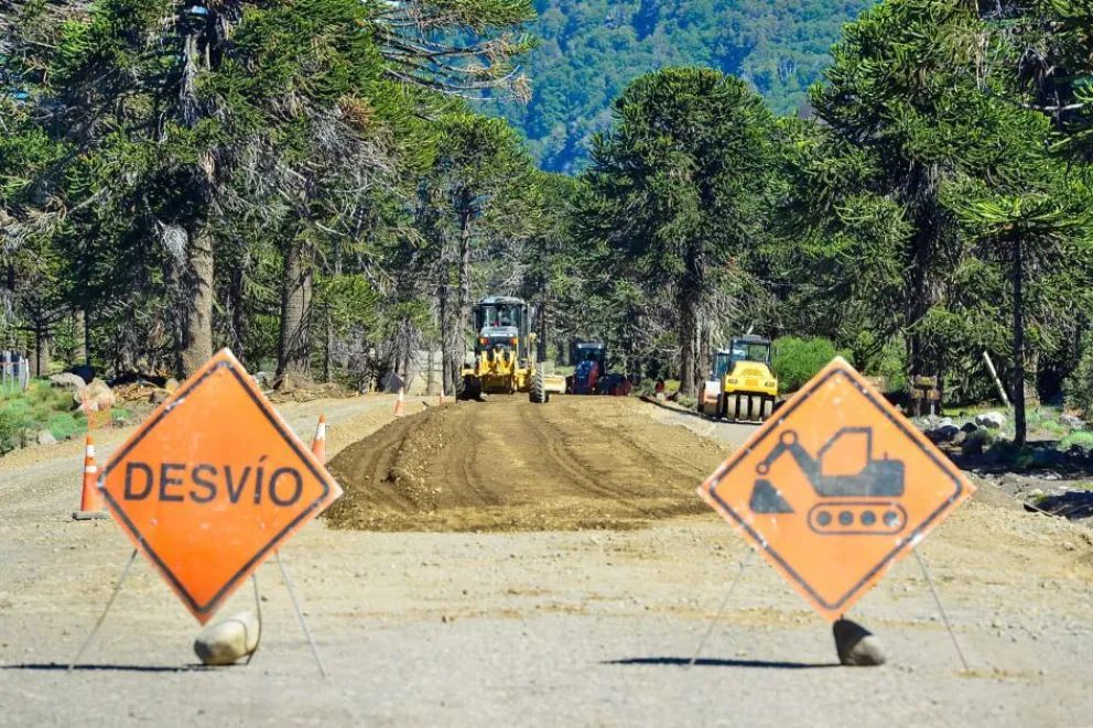 Mamuil Malal: Provincia invierte en obras para fortalecer el paso internacional con Chile