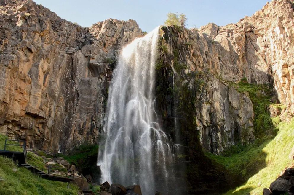 La Fragua: El rincón del Alto Neuquén donde el agua forja la roca