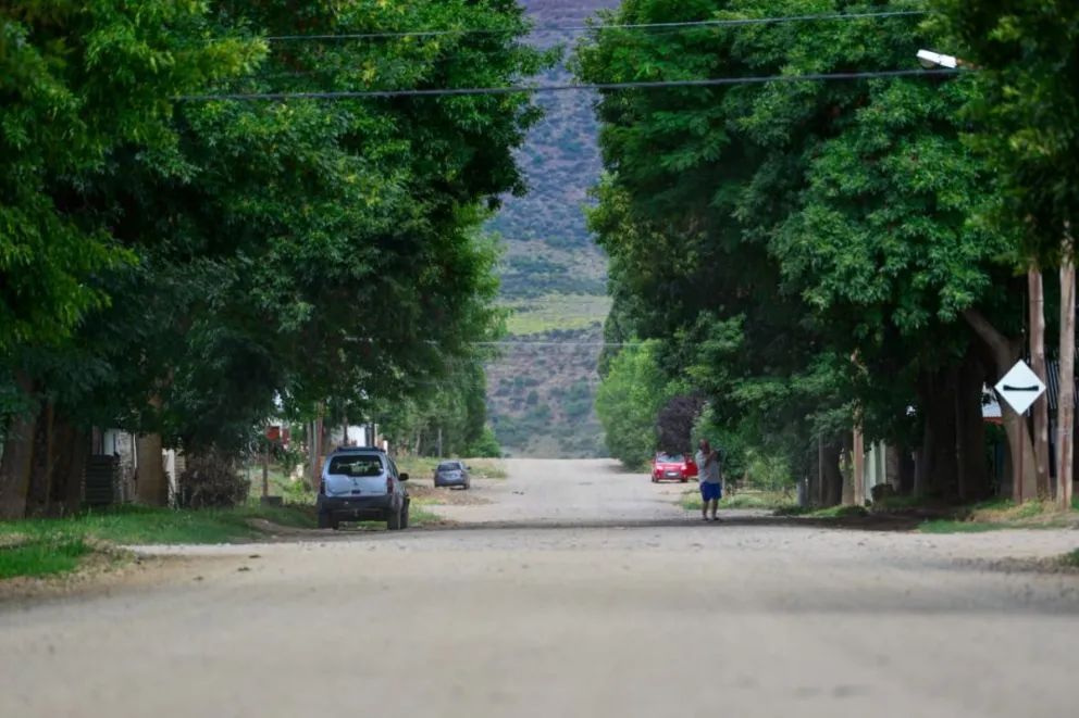 Comienza la obra de asfalto en Aluminé