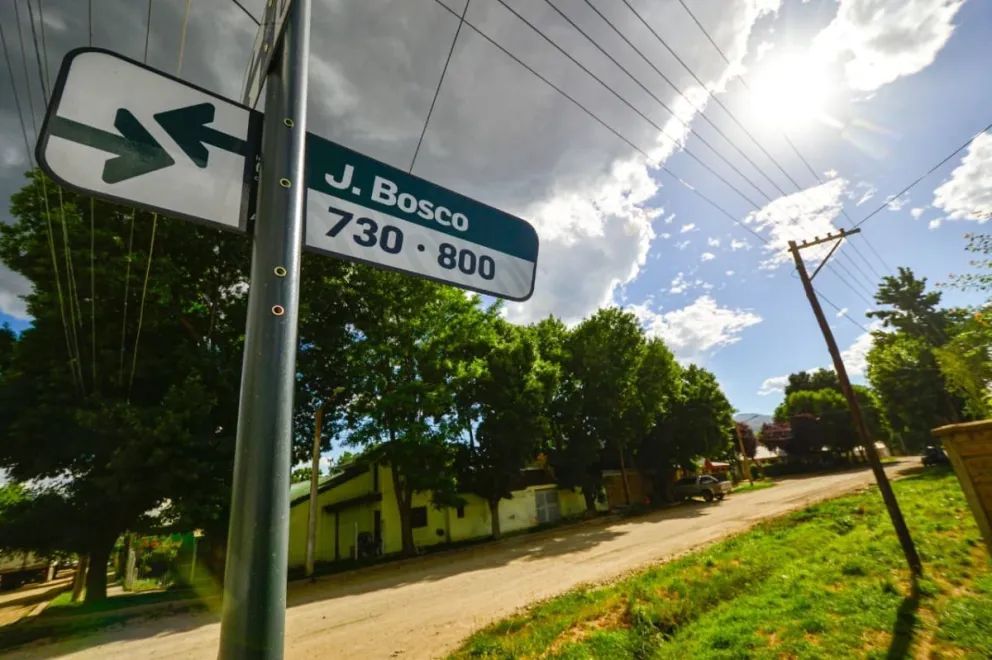 Comienza la obra de asfalto en Aluminé