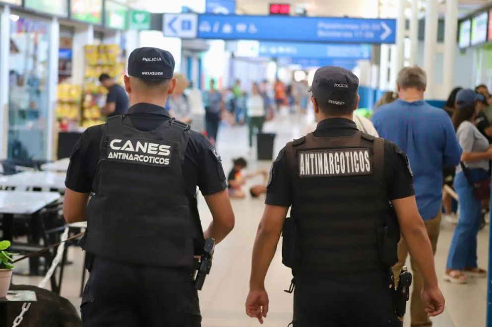 Realizaron un operativo antidrogas en la Terminal de Neuquén
