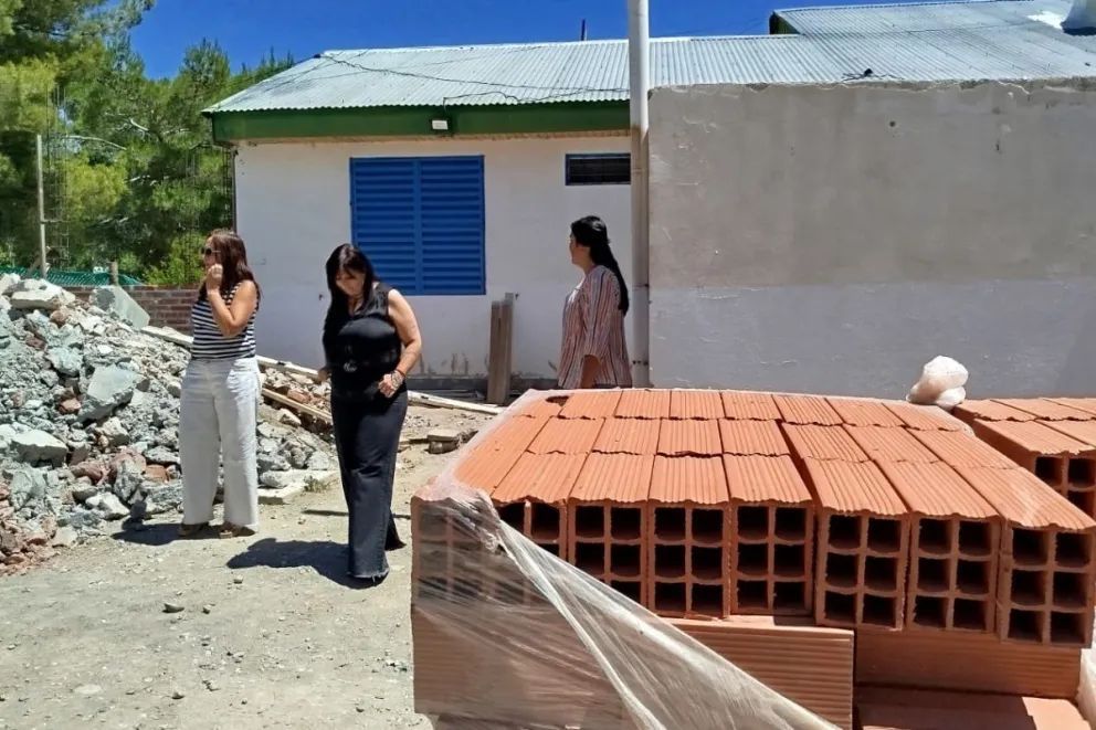 Autoridades de Educación visitaron escuelas en obra en Chos Malal