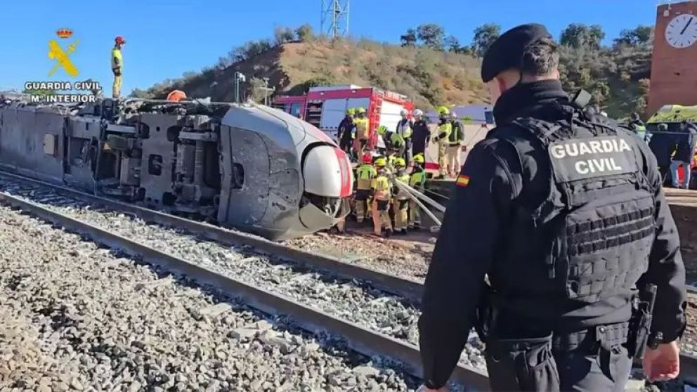 Descarriló otro tren en España y murió el maquinista