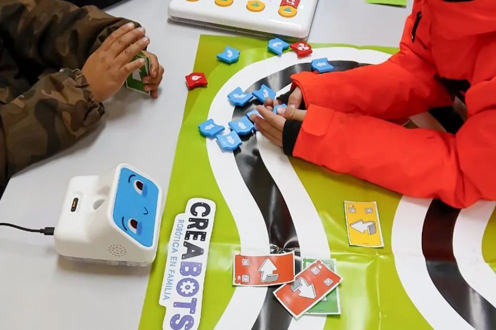 Con ‘Expedición Tecnológica’, llevan programación y robótica a 40 localidades