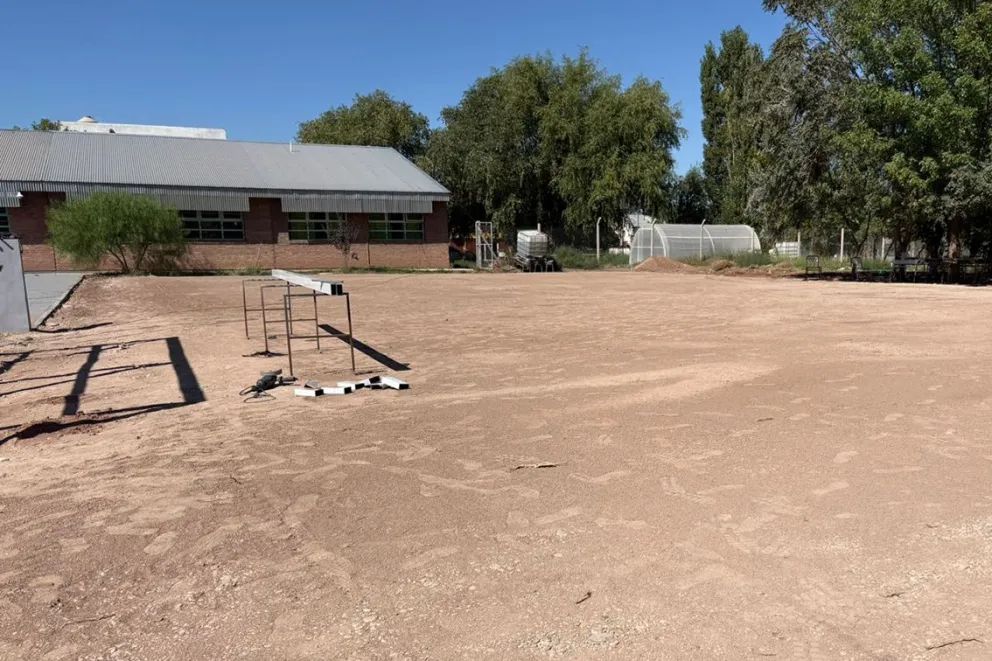 Relevaron trabajos en escuelas de Centenario, San Patricio del Chañar, Añelo y Los Chihuidos