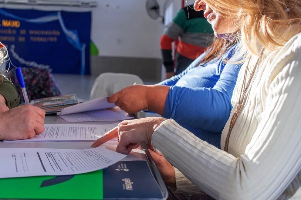 Figueroa: “Vamos a reabrir las inscripciones a las becas Gregorio Álvarez para nuevos postulantes”