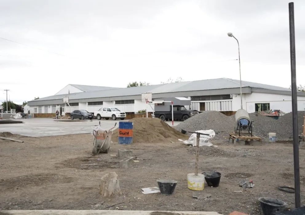 Figueroa recorrió Zapala y supervisó el avance de obras educativas