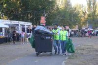 Amplio despliegue municipal para mantener limpio el predio durante la Fiesta de la Confluencia