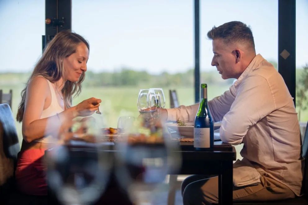 La provincia se fortalece con sus chacras, bodegas y estancias