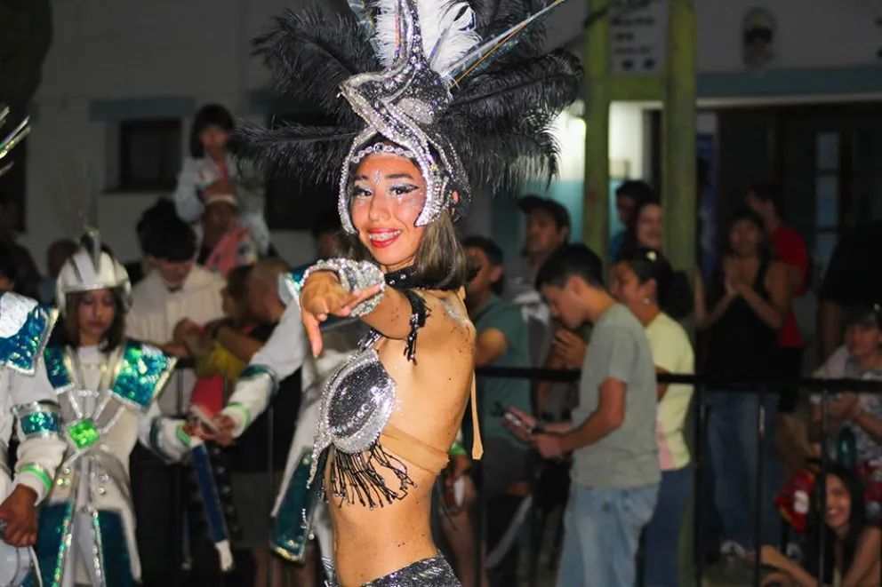 Más de 6 mil personas celebraron el Carnaval del Alto Neuquén