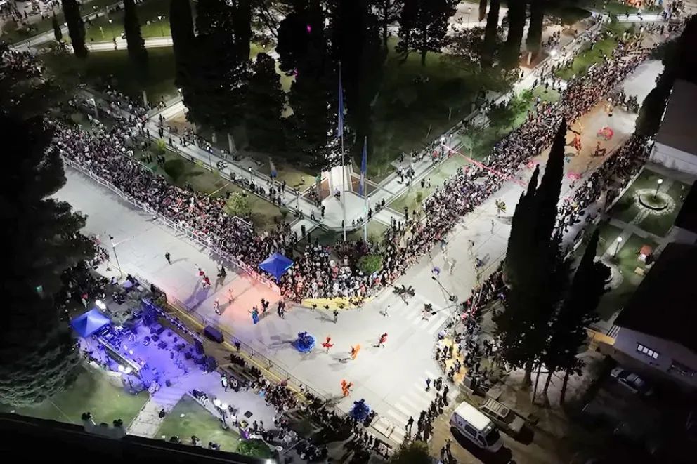 Más de 6 mil personas celebraron el Carnaval del Alto Neuquén