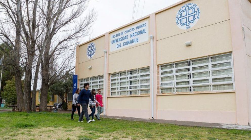 La UNCo formó en dos décadas a 1.418 médicas y médicos