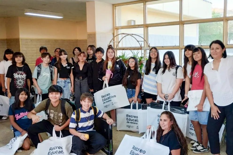 Entregaron mil kits estudiantiles para asistentes a los talleres de refuerzo escolar