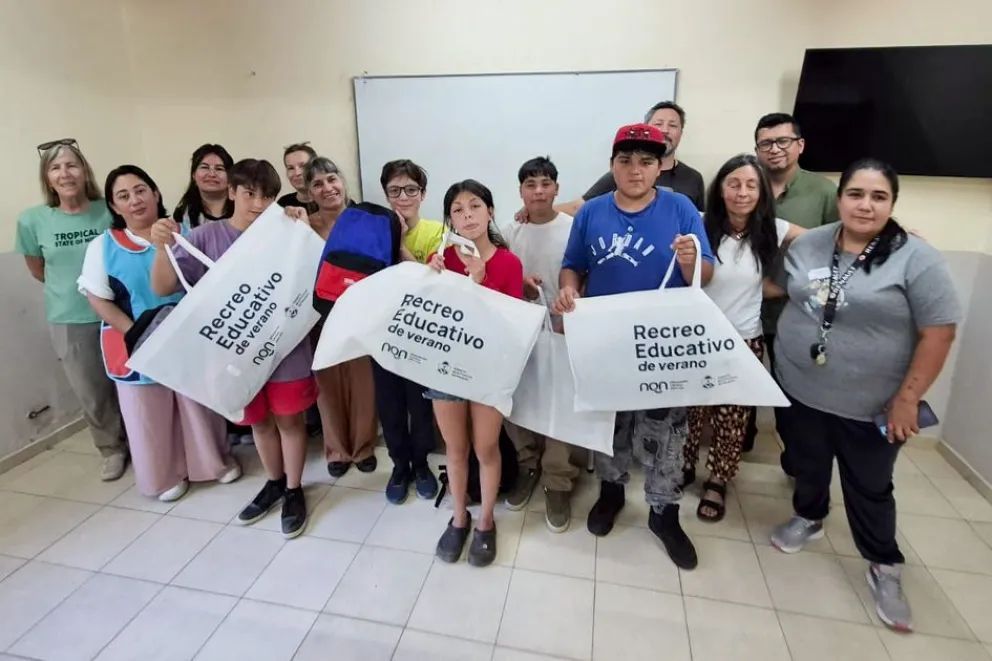 Entregaron mil kits estudiantiles para asistentes a los talleres de refuerzo escolar