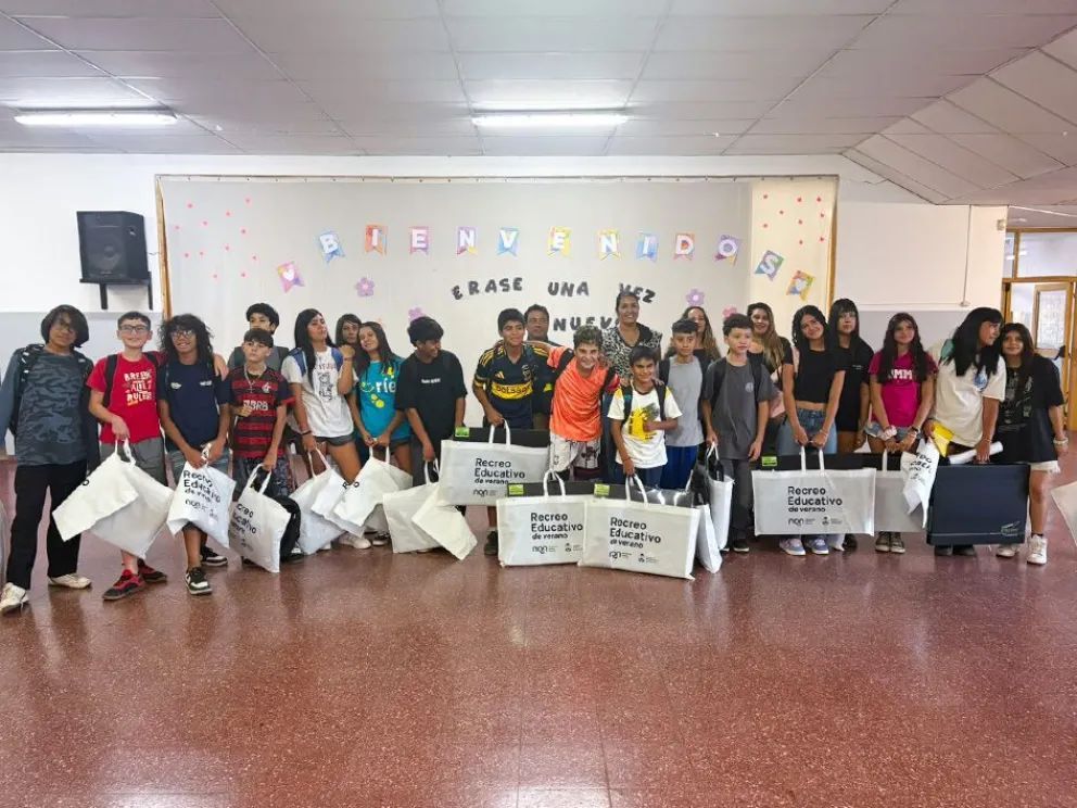 Entregaron mil kits estudiantiles para asistentes a los talleres de refuerzo escolar