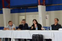 Martínez se reunió con la comunidad educativa del CPEM 97 de Los Miches