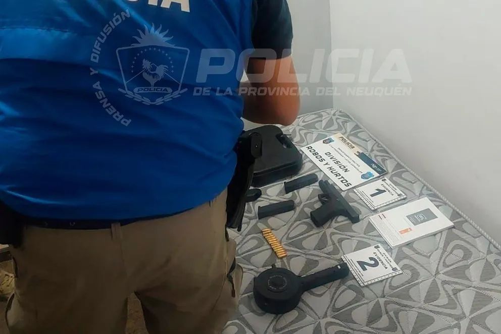 La Policía neuquina detuvo a cinco extranjeros armados