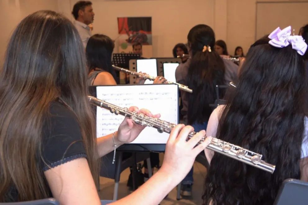 Con nuevos instrumentos, fortalecen a la Banda Sinfónica Provincial