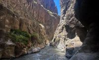 Una increíble excursión por el Cajón del Covunco y un arroyo de aguas cálidas