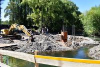Avanza la construcción del puente que conectará con Isla El Porvenir en Centenario