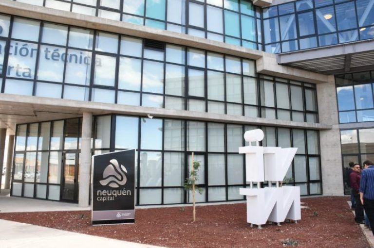 Neuquén inauguró el Instituto Vaca Muerta para formar mano de obra calificada