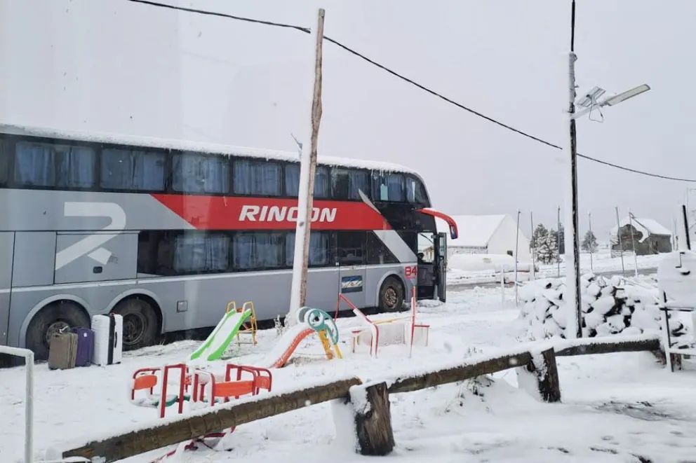 La cordillera neuquina se anticipa el invierno con las primeras nevadas