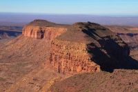 Las Cárceles, donde la roca se abrió para dejar pasar el viento y los cóndores
