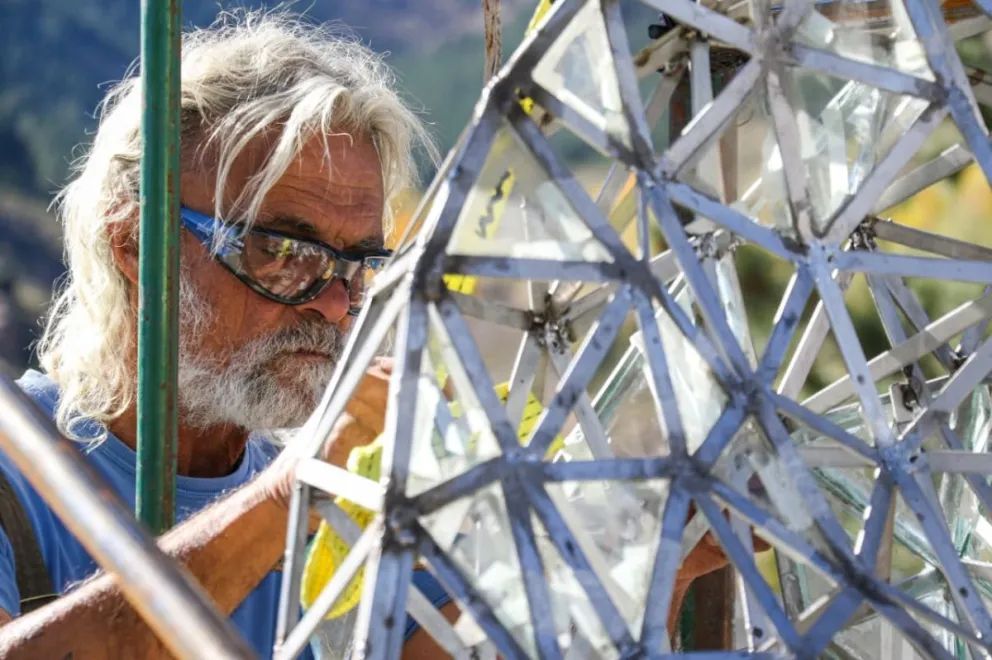 Así instalan el Sagrado Corazón de Jesús en Huinganco