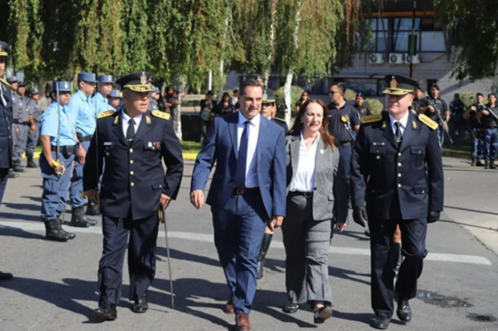 Así fue el desfile de la Policía del Neuquén por su 69° aniversario