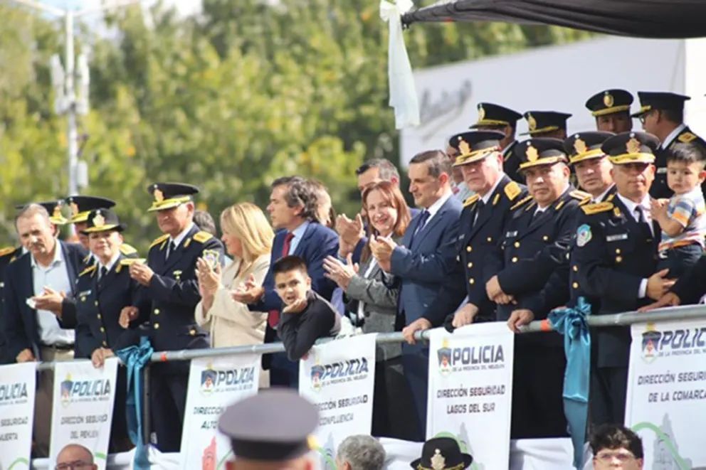 Así fue el desfile de la Policía del Neuquén por su 69° aniversario