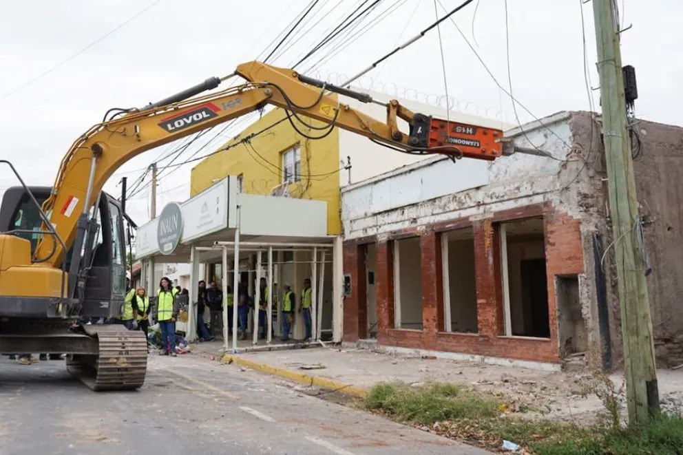 La Municipalidad de Neuquén derribó un icónico punto de venta de drogas como parte del trabajo con Provincia y Justicia
