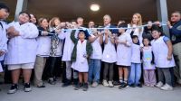 Figueroa inauguró un moderno edificio para escolar en Plaza Huincul
