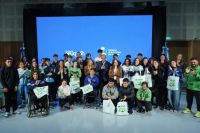 Figueroa entregó becas a deportistas neuquinos de mediano y alto rendimiento