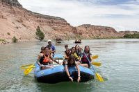 En bici y en balsa, la atractiva propuesta en China Muerta