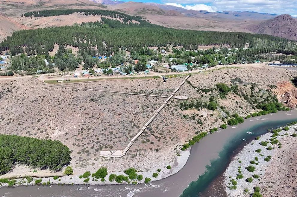 Varvarco proyecta su perfil turístico y comercial sobre la confluencia de los ríos