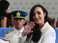 Villarruel publicó un mensaje irónico y deseó “una cascada de éxitos” en plena polémica por Adorni