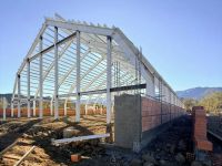 Construyen nuevos espacios comunitarios y deportivos en la región Alto Neuquén