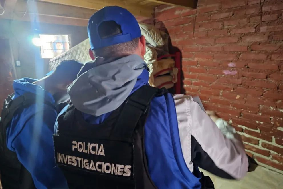 Fueron por una estafa y hallaron drogas