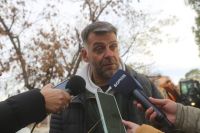 Operativo especial: el municipio realiza una intensa limpieza de un pluvial colapsado de basura para prevenir inundaciones