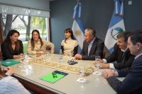 Provincia entregó la escritura definitiva a la firma Grupo Sur SRL