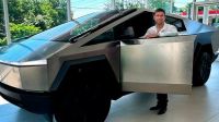 Retiraron del estacionamiento de Diputados el "Tesla" de un legislador libertario: no tenía patente