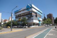 Lunes feriado por el Día de la Revolución de Mayo: así funcionarán los servicios en Neuquén