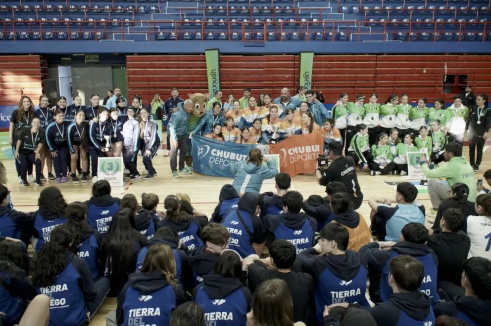 Neuquén volvió al podio en los Juegos Epade y fue campeón en básquet femenino