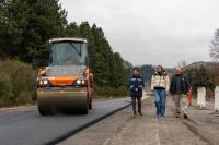 Provincia ejecuta trabajos de mejora y repavimentación sobre la ruta provincial 48