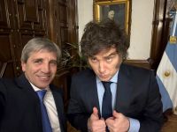 Milei y Caputo no coincidieron en los datos de "pobreza": difieren dos millones