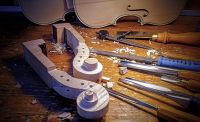  Realizan charla abierta sobre luthería y cuidado de instrumentos de cuerda