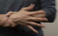¿Qué es la enfermedad de Parkinson que padecía el Indio Solari?