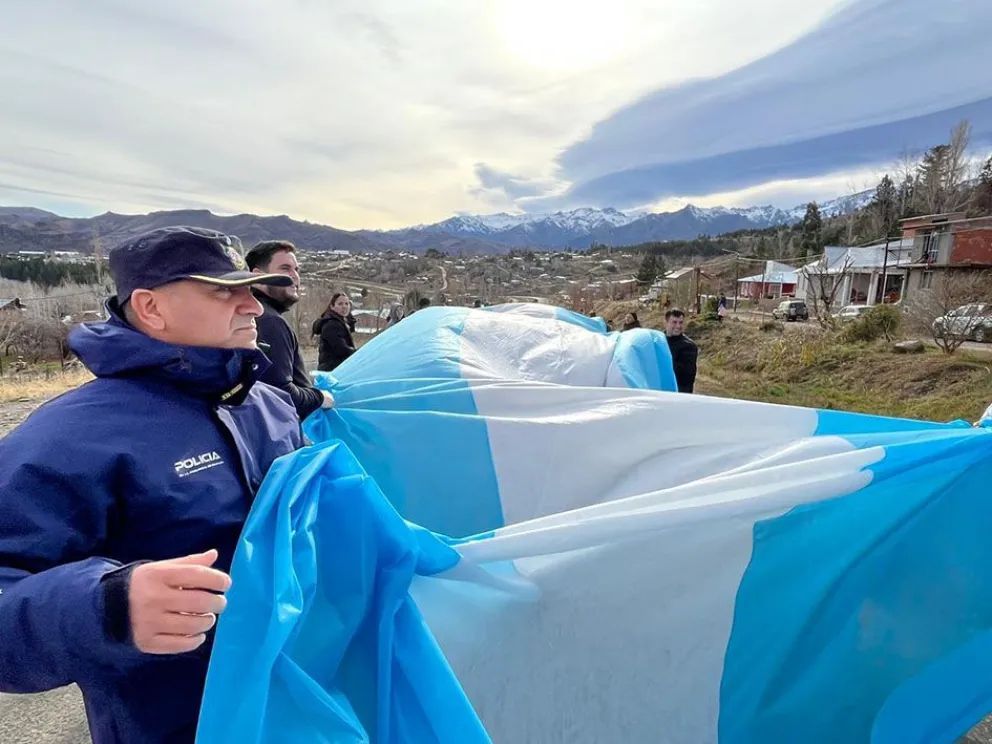 Andacollo volvió a desplegar la bandera más grande de la provincia