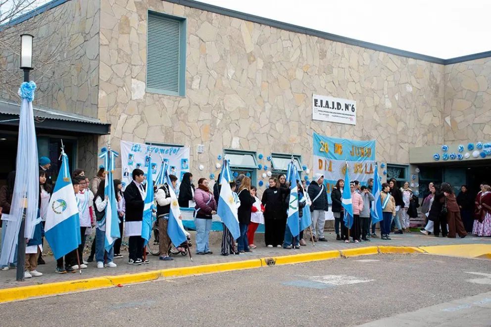 Escuelas especiales neuquinas festejaron el Día de la Bandera 